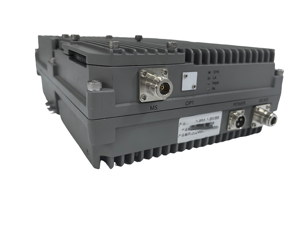  高台三频手机信号接收器2000㎡